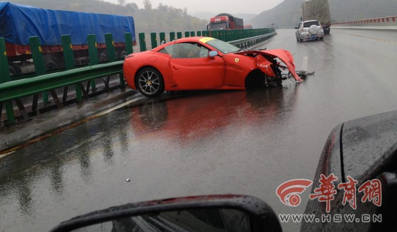 Illustration for article titled Two New Ferraris Destroyed In Exotic Rally Crash On Dangerous Chinese Road